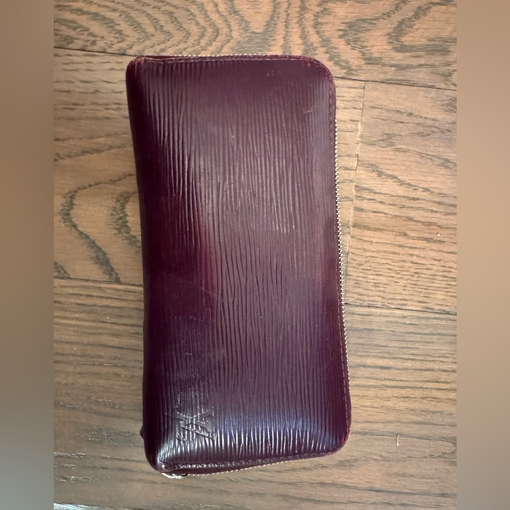 Louis Vuitton zippy wallet